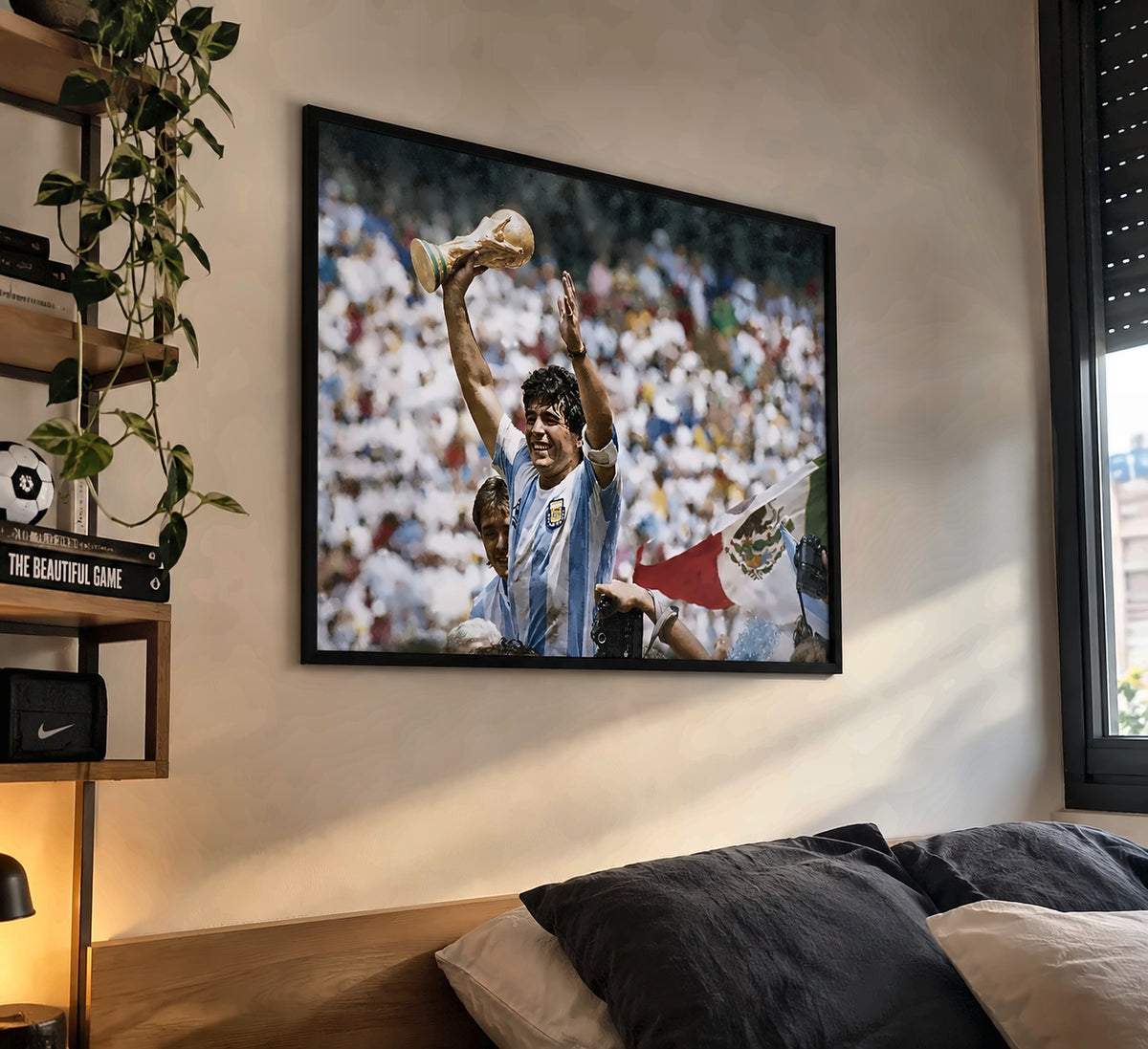 Póster Diego Maradona México 86 sobre la cama